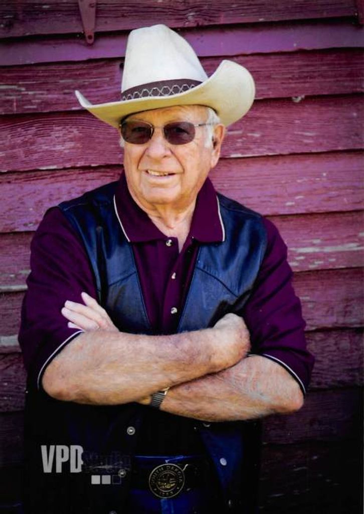 Scholarship photo for Kiwanis - Leonard Stengel